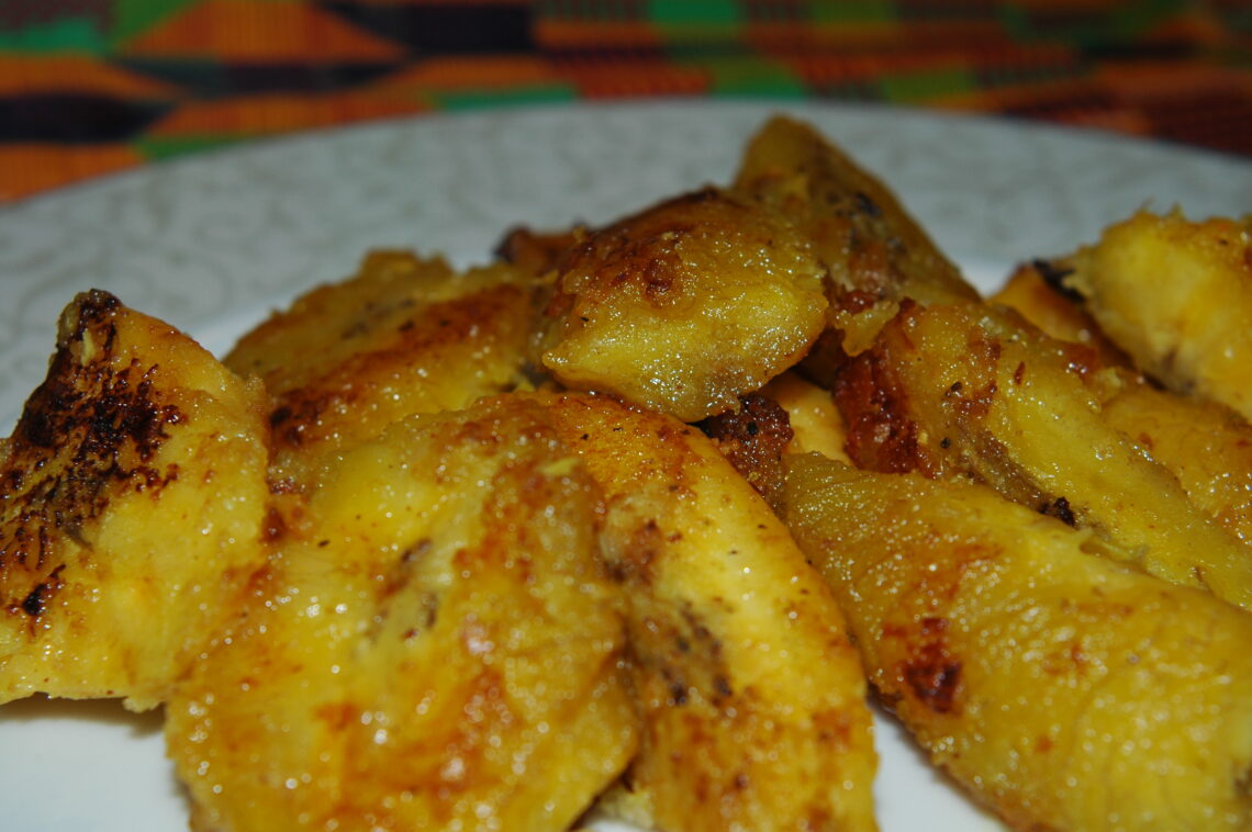 Kwelewele, Spiced Plantain snack © J. L . James